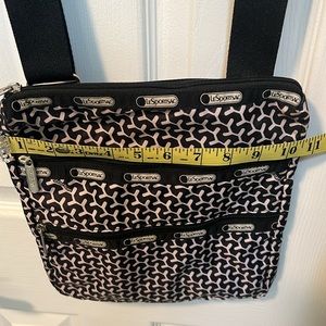 le sportsac crossbody purse